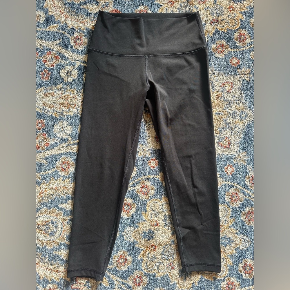 Fleo el toro black 25” size medium leggings